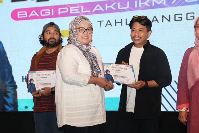 Pelaku IKM, UKM di Kota Batam mendapatkan pelatihan digital entrepreneurship di Hotel Harmoni One, Batam Center, Senin (30/10) f, Pemko Batam