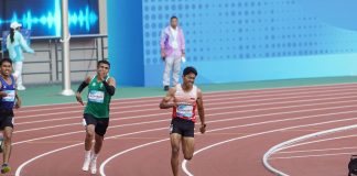 Saptoyogo Purnomo Sumbang Medali Emas Perdana untuk Indonesia di Asian Para Games 2022 Hangzhou Saptoyogo Purnomo berhasil melampaui para pesaingnya dan finis tercepat dalam lari 400 meter kategori T37 putra saat berlomba di Huanglong Sports Center Stadium, Senin (23/10) f,kemenpora