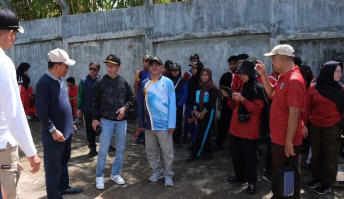 Kelurahan Senggarang bersama Forum RT-RW, Kader Posyandu, Karang Taruna, LSM, Kwarcab Pramuka dan stakeholder terkait melakukan aksi gotong-royong di Kawasan Senggarang, Sabtu (21/10) f,diskominfo Tanjungpinang