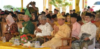 HUT ke 24 Karimun, Ansar Sebut Karimun Kabupaten Paling Inovatif dan Paling Banyak Berbenah Ansar menghadiri Syukuran Hari Ulang Tahun Ke 24 Kabupaten Karimun di Halaman Rumah Dinas Bupati Karimun, Kamis (12/10) f, diskominfo Kepri.