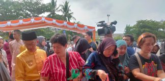 Pemko Tanjungpinang Gelar Pasar Murah di Lapangan Dewa Ruci Pemerintah Kota (Pemko) Tanjungpinang melalui Dinas Pertanian, Pangan dan Perikanan (DP3) menggelar gerakan pangan murah yang dihelat di Lapangan Dewa Ruci, Kelurahan Tanjungpinang Barat, Senin (16/10) f,Pemko Tanjungpinang