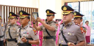 AKBP Fadli Jabat Kapolres Karimun, AKBP Robby Kapolres Lingga Jabatan Kapolres Karimun dan Kapolres Lingga resmi beralih. Kapolda Kepri Irjen. Pol. Drs. Tabana Bangun, memimpin Serah Terima Jabatan (sertijab) dua jabatan Kapolres tersebut di Lobby Utama Gedung Tribrata Polda Kepri, Selasa (24/10) f,Polda Kepri