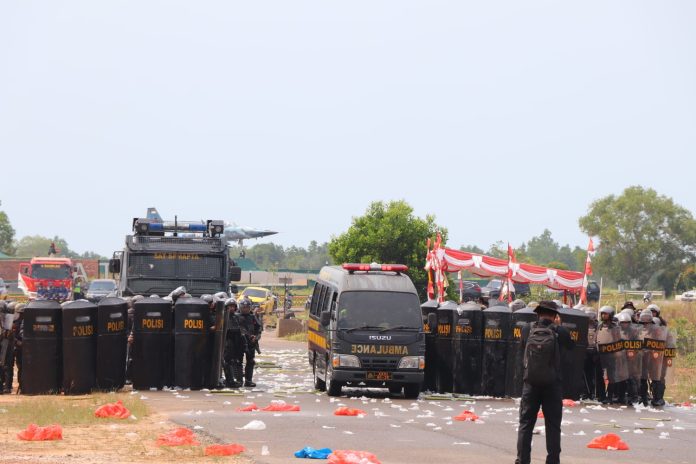 Polresta Tanjungpinang melaksanakan pelatihan Sispam Kota di depan GOR Sri Tri Buana Dompak, Kota Tanjungpinang, Rabu (18/10) f,Polresta Tanjungpinang