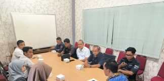 Provider Diminta Lakukan Pembenahan Kabel Serta Optik di Beberapa Titik di Tanjungpinang Dinas Pekerjaan Umum dan Penataan Ruang (PUPR) Kota Tanjungpinang menggelar rapat kordinasi pembenahan dan penataan kabel bersama provider internet di ruang rapat Dinas PUPR, Selasa (31/10) f,Pemko Tanjungpinang