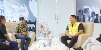 Jeka Saragih Ternyata Sudah Punya 100 Anak Didik di Kampungnya Petarung bebas atau Mix Martial Art (MMA) Indonesia, Jeka Asparido Saragih saat berkunjung di Kantor Kemenpora Senayan, Jakarta, Kamis (23/11) f,kemenpora