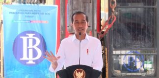 Bangun Kantor Bank Indonesia di IKN, Presiden Sebut akan Tingkatkan Kepercayaan Dunia Usaha Terhadap IKN Presiden Jokowi melakukan peletakan batu pertama komplek perkantoran BI, di IKN, Penajam Paser Utara, Kaltim, Kamis (02/11) f,setkab