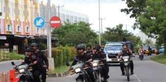 Ciptakan Kondisi Kamtibmas Kondusif, Polresta Tanjungpinang Operasi Gabungan Memasuki Masa Kampanye Tim satuan tugas Operasi Preventif Polresta Tanjungpinang melaksanakan patroli gabungan untuk menciptakan kondisi Kamtibmas yang kondusif menjelang pelaksanaan Pemilu serentak 2024 f,Polresta Tanjungpinang