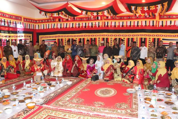 Gubernur Kepulauan Riau (Kepri), H. Ansar Ahmad, menghadiri acara silaturahmi yang hangat dengan Ikatan Keluarga Luak Agam (IKLA) di Kota Batam pada Minggu (5/11) F,diskominfo Kepri