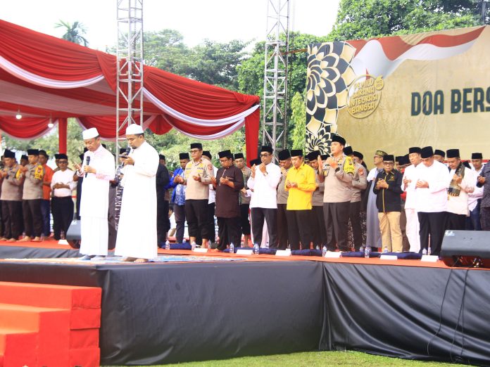 Polda Riau menggelar doa bersama di Lapangan Mako Polda Riau, Jumat (24/11) f,Polda Riau