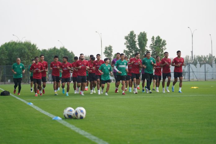 Tim Nasional Indonesia setelah tiba di Irak, Minggu (12/11), langsung menjalani latihan perdana f,pssi
