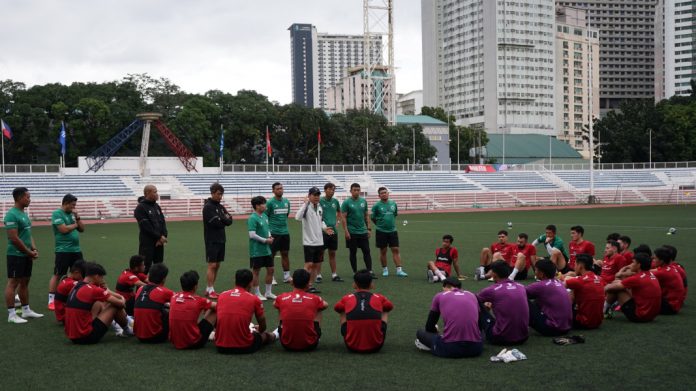 Tim nasional Indonesia setibanya di Filipina, langsung menggelar latihan di sore hari. Asnawi Mangkualam dan kawan-kawan tiba di Filipina, Sabtu (18/11), pukul 07.00 waktu setempat, dengan menempuh waktu kurang lebih delapan jam f,pssi