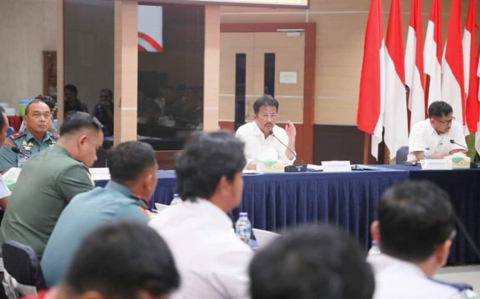 Wali Kota Batam H Muhammad Rudi (HMR), memimpin Rapat Forum Koordinasi Pimpinan Daerah (Forkopimda) Batam di Kantor Wali Kota Batam, Batamcenter, Senin (11/12) f,Pemko Batam