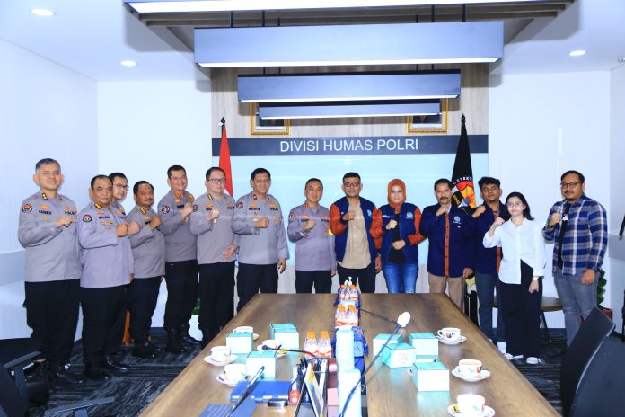 Kadiv Humas Polri saat menerima audiensi dari media online, Selasa (12/12) f,humas Polri