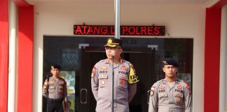 Kapolres Bintan Kembali Tekankan Netralitas Kepada Personil dalam Pemilu Kapolres Bintan AKBP Riky Iswoyo, kembali menekankan kepada Personel Polres Bintan agar tetap menjaga Netralitas dalam pelaksanaan Pemilu 2024 saat Apel di lapangan Bhayangkara Polres Bintan, Rabu (13/12) f,Polres Bintan