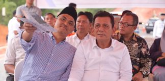 Kepala Bappenas Suharso Monoarfa Tinjau Proyek Jalan Lintas Barat Lanjutan, Ansar Berharap Bantuan Pusat Tidak Berhenti Disitu Menteri PPN/Kepala Bappenas RI Suharso Monoarfa ditemani Gubernur Kepri, Ansar Ahmad meninjau proyek Penanganan Jalan Lintas Barat Lanjutan (Akses Pelabuhan Sri Bayintan), Kabupaten Bintan, Jumat (01/12) f,diskominfo Kepri