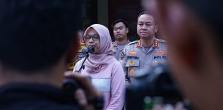 Panitia Klarifikasi Tak Ada Intimidasi Polisi Atas Pentas di TIM Pihak panitia penyelenggaraan pentas teater yang dilakoni Butet Kartaredjasa mengklarifikasi isu intervensi oleh kepolisian. Intervensi itu sebelumnya disebut terjadi saat pentas 1-2 Desember 2023 f, humas Polri