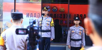 Operasi Lilin Dimulai 22 Desember Hingga 2 Januari Kadiv Humas Polri Irjen. Pol. Sandi Nugroho memimpin upacara gelar pasukan Kesiapsiagaan Ops Lilin 2023 Humas Polri dalam pengamanan Natal dan Tahun Baru (Nataru) 2024 f, Humas Polri