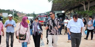 Tinjau Program Pariwisata Biru di Kepri, Kadispar Kepri Dampingi 80 Peserta IDF Berkunjung ke Kepri Coral Kepala Dinas Pariwisata (Kadispar) Provinsi Kepri, Guntur Sakti mendampingi 80 peserta Indonesia Development Forum (IDF) melakukan kunjungan ke Kepri Coral, Kota Batam, Selasa (19/12/2023) f,dispar Kepri