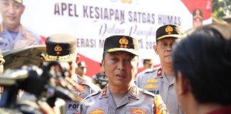 Cara Nikmati Libur Natal dan Tahun Baru dengan Nyaman, Aman dan Selamat, Berikut Tipsnya Kepala Divisi Humas Polri Irjen Sandi Nugroho memberikan tips untuk masyarakat yang hendak berpergian mengisi libur natal dan tahun baru agar nyaman, aman dan tenang f,humas Polri