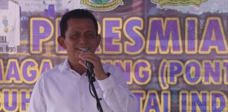 Ponton HDPE Bintan Timur Diresmikan, Perputaran Ekonomi Diharap Bisa Lebih Besar Gubernur Kepulauan Riau Ansar Ahmad meresmikan Dermaga Apung (Ponton) High Density Polyethylene (HDPE) Pelabuhan Pantai Indah, Kijang, Bintan Timur, Jumat (29/12) f,diskominfo Kepri