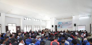 Pemko Batam Serahkan 348 Kartu BPJS Ketenagakerjaan untuk Nelayan Kecil Pemko Batam melalui Sekretaris Daerah Kota Batam, Jefridin, menyerahkan 348 Kartu BPJS Ketenagakerjaan bagi nelayan kecil Kelurahan Sekanakraya dan Kelurahan Tanjungsari, Kecamatan Belakangpadang di Gedung Nasional Belakangpadang, Selasa (30/1) f,Pemko Batam