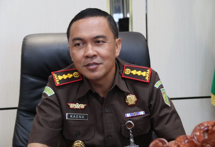 Pendapatan Negara Bukan Pajak (BNBP) Kejaksaan Negeri Batam tahun 2023 ternyata bernilai fantastis, yakni Rp 19,3 miliar. Kepala Kejari Batam, I Ketut Kasna Dedi merasa bangga dengan capaian kinerja tersebut. F, Kejari Batam