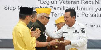 Hadiri HUT Ke-67 LVRI, Gubernur Kepri: Tugas Kita Melanjutkan Perjuangan Gubernur Kepulauan Riau (Kepri) H. Ansar Ahmad saat menghadiri peringatan Hari Ulang Tahun (HUT) ke-67 Legiun Veteran Republik Indonesia (LVRI) di Markas Daerah Dewan Pimpinan Daerah (DPD) LVRI Provinsi Kepri di Tanjungpinang, Kamis (4/1) f,diskominfo Kepri