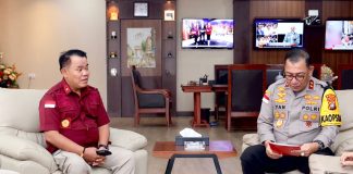 Kunjungan Imigrasi Tanjungpinang ke Polda Kepri, Kapolda Tekankan Dukung Penuh Hadapi Tantangan Keamanan Kapolda Kepri Irjen. Pol. Drs. Yan Fitri Halimansyah, menerima kunjungan silahturahmi Kepala Kantor Imigrasi Kelas 1 Khusus Tanjungpinang Batam Samuel Toba, di ruang kerja Kapolda Kepri, Kamis (11/01) f, Polda Kepri