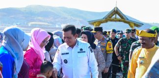 Gubernur Ansar Kunjungi Tambelan, Berikut Program Pembangunan untuk Tambelan di 2024 Gubernur Kepulauan Riau (Kepri) H Ansar Ahmad melakukan kunjungan bersama Forum Koordinasi Pimpinan Daerah (Forkopimda) Kepri melakukan kunjungan kerja ke Kecamatan Tambelan, Kabupaten Bintan, Kamis (25/01). F,diskominfo Kepri