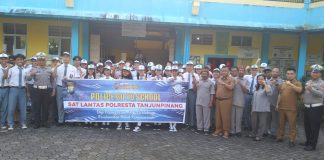 Sat Lantas Polresta Tanjungpinang Sosialisasikan Terbit Lalulintas di SMA Khatolik Maria Tanjungpinang Sat Lantas Polresta Tanjungpinang sosialisasikan ELTE dan larangan menggunakan knalpot tidak sesuai spesifikasi teknis di SMA Khatolik Maria Tanjungpinang, Senin (29/01) f, Polresta Tanjungpinang