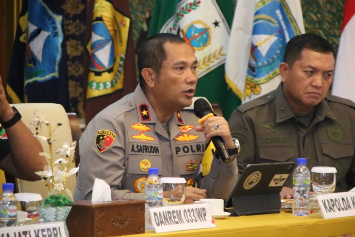 Wakapolda Kepri Brigjen. Pol. Asep Safrudin, menghadiri kegiatan rapat Koordinasi Forum Koordinasi Pimpinan Daerah (FORKOPIMDA) persiapan Pemilu Serentak 2024, Senin (29/1) f,Polda Kepri
