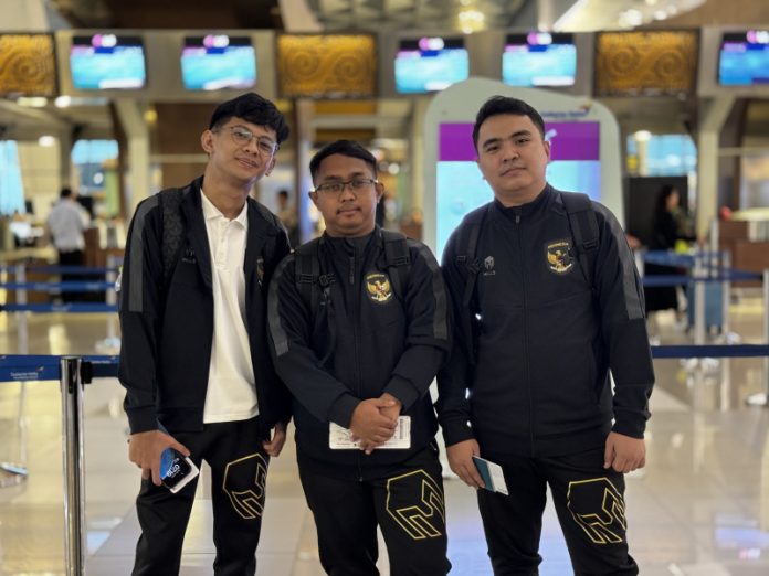 eTimnas Indonesia yang diwakili Rizky Faidan, Akbar Paudie, dan Elga Cahya diberangkatkan ke Doha Selasa (30/1) pagi f,pssi