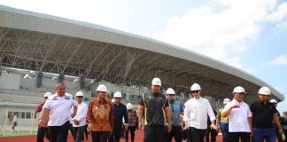 Menpora Tinjau Pembangunan Fasilitas Venue Persiapan PON Aceh Dalam rangka persiapan Pekan Olahraga Nasional (PON) XXI Aceh-Sumatera Utara tahun 2024. Hari Jumat (16/2) siang, Menteri Pemuda dan Olahraga Republik Indonesia ( Menpora RI) Dito Ariotedjo bersama Menko PMK Muhadjir Effendy, dan didampingi Pj Gubernur Sumatera Utara (Sumut) Hassanudin meninjau progres pembangunan fasilitas venue. (foto:herry/kemenpora.go.id)