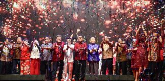 Gubernur Kepri Hadiri Perayaan Tahun Baru Imlek di Jalan Merdeka DISKOMINFO KEPRI- Gubernur Kepulauan Riau (Kepri) Ansar Ahmad menghadiri perayaan Tahun Baru Imlek 2024 atau 2575 Kongzili bersama masyarakat Tanjungpinang di Kawasan Kota Lama Jalan Merdeka, Jumat (9/2) malam f,diskominfo Kepri