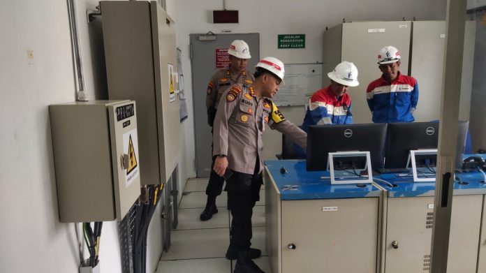 Dirpamobvit Polda Kepri Kombes.Pol. Dr. Rudy Cahya Kurniawan, laksanakan operasi patroli dan koordinasi di kawasan Objek Vital Nasional PT. TRANSGASINDO PGN Batam di Pulau Pemping, Batam, Kepri, Jumat (9/2) f,Polda Kepri