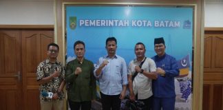 Pembangunan Batam Terus Melaju Menuju Kota Baru yang Lebih Maju Wali Kota saat bertemu dengan Kepala Stasiun TVRI Kepulauan Riau, Donny, di Kantor Wali Kota Batam, Jumat (23/2/2024) f,Pemko Batam