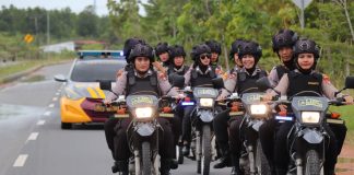 Polwan Polresta Tanjungpinang di Terjunkan Untuk Ciptakan Situasi Kondusif Pasca Pemungutan Suara Pemilu 2024 Patroli Engku Putri Polwan Polresta Tanjungpinang melakukan patroli untuk cipta kondisi yang aman dan kondusif pasca pelaksanaan pemungutan suara Pemilu di berbagai wilayah kota tanjungpinang, Kamis, (15/02) f,Polresta Tanjungpinang