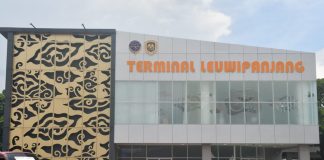 Resmikan Terminal Leuwipanjang dan Terminal Banjar, Presiden Harapkan Masyarakat Kembali Gunakan Transportasi Umum Presiden Jokowi meresmikan Terminal Leuwipanjang dan Terminal Banjar, di Jawa Barat, Sabtu (03/02/2024). (Foto: Humas Setkab/Jay)