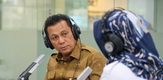 Menjelang Dua Hari Pencoblosan, Gubernur Ansar Imbau Masyarakat Awasi Pesta Demokrasi, untuk Pemilu Bersih, Jujur dan Damai Gubernur Kepri, Ansar Ahmad dalam Dialog Tanjungpinang Pagi di Kantor RRI Tanjungpinang, Senin (12/2) f,diskominfo Kepri