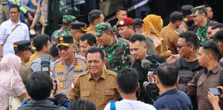 Gubernur Kepri : Kesehatan Petugas KPPS Sangat Diutamakan, Pelayanan Kesehatan Buka 24 Jam Rombongan Gubernur Kepri, TNI-Polri, KPU dan Bawaslu melakukan memantauan beberapa TPS dan pelayanan kesehatan di beberapa titik di Tanjungpinang dan Bintan satu hari menjelang Pemilu, Selasa (13/2) f,diskominfo Kepri