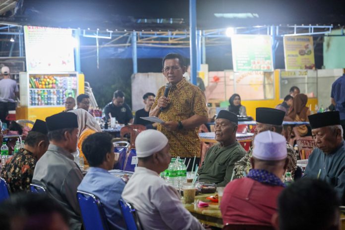 Gubernur Kepulauan Riau H. Ansar Ahmad silaturahmi bersama masyarakat Kijang di pujasera Kijang, Senin (26/02) f,diskominfo Kepri