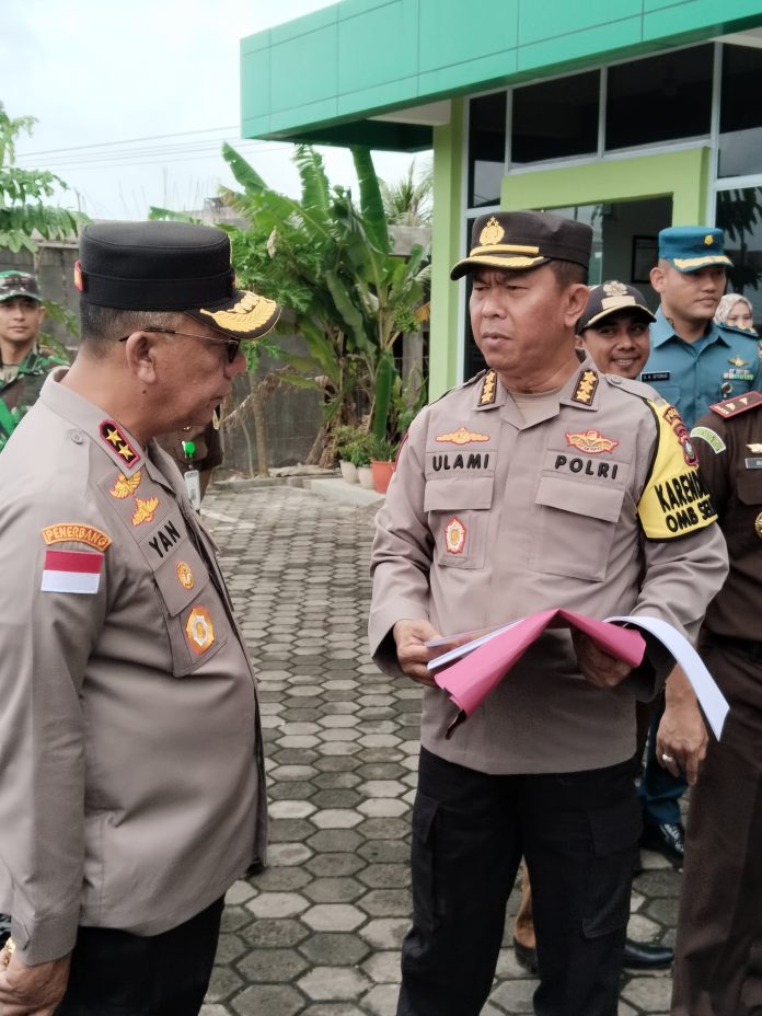 Kapolda Kepri, Irjen Pol Yan Fitri saat memantau pelayanan kesehatan di UPTD Puskesmas Sei Jang, Kecamatan Bukit Bestari, Kota Tanjungpinang, Selasa (13/2) f,BI