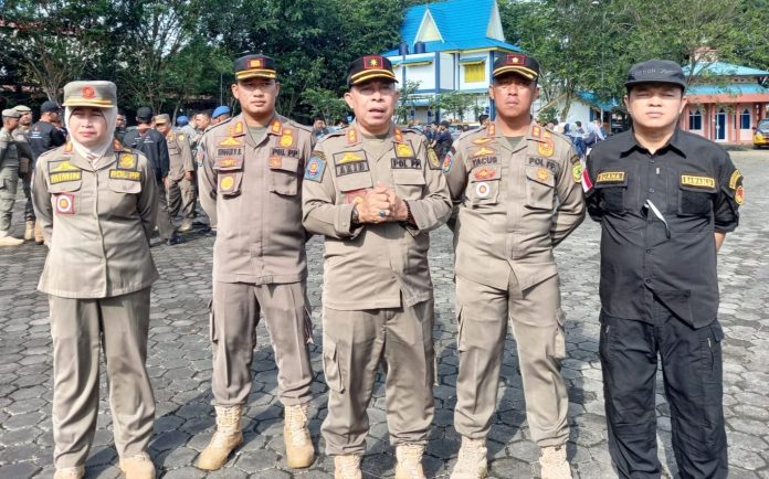 Satuan Polisi Pamong Praja (Satpol PP) Kota Tanjungpinang bersama Bawaslu, KPU serta Polresta Tanjungpinang sudah menertibkan ribuan alat peraga kampanye (APK) dari tanggal 11 - 13 Februari 2024. f,Pemko Tanjungpinang