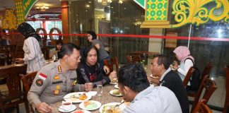 Kabidhumas Polda Kepri Sinergi dengan Media Menjelang Pemilu 2024 Kepala Bidang Humas Kepolisian Daerah Kepulauan Riau Komisaris Polisi Zahwani Pandra Arsyad, menggelar acara "Coffee Morning" bersama awak media di Hotel Golden View, Rabu (7/2) f,Polda Kepri