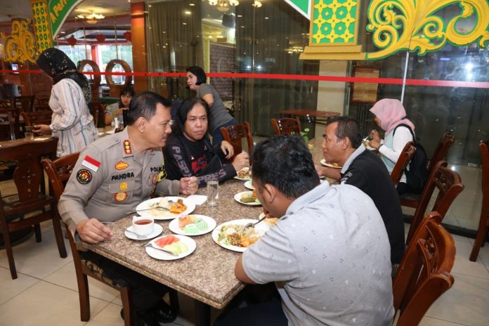 Kepala Bidang Humas Kepolisian Daerah Kepulauan Riau Komisaris Polisi Zahwani Pandra Arsyad, menggelar acara 