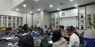 Pj Wali Kota Hasan, Minta OPD dan Instansi Vertikal Berkaitan Pelaksanaan Pemilu Tingkatkan Kordinasi dengan KPU dan Bawaslu Suasana rapat Forum Komunikasi Pimpinan Daerah di rapat Kantor Wali Kota Tanjungpinang, Senin (5/2) f,Pemko Tanjungpinang f,Pemko Tanjungpinang