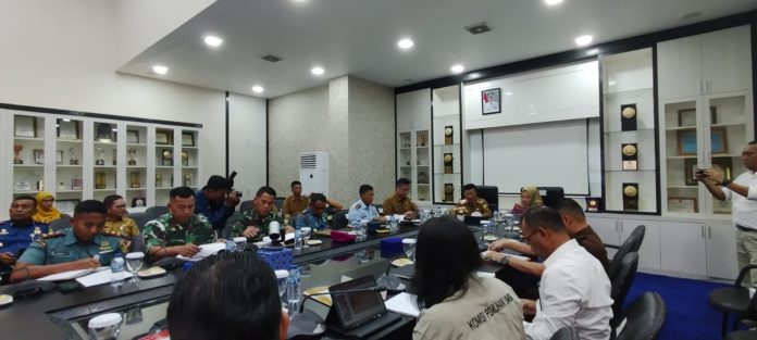Suasana rapat Forum Komunikasi Pimpinan Daerah di rapat Kantor Wali Kota Tanjungpinang, Senin (5/2) f,Pemko Tanjungpinang f,Pemko Tanjungpinang