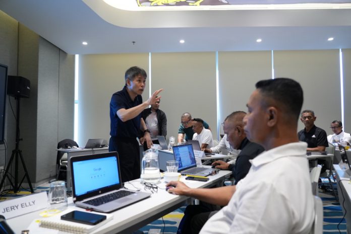 Kursus penilai wasit yang diikuti 16 penilai wasit untuk refer system memasuki hari ketiga, Sabtu (24/2) f,pssi