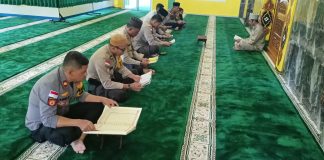 Selama Ramadhan, Polres Bintan Rutin Lakukan Program Memakmurkan Mesjid Yang Ada di Polres Bintan Selama bulan Ramadan personel Polres Bintan melaksanakan ibadah Ramadhan seperti berbuka puasa bersama yang dilanjutkan dengan Sholat Magrib dan Sholat Isya bersama, Tarawih dan Tadarus atau membaca ayat suci Al-Quran f,Polres Bintan