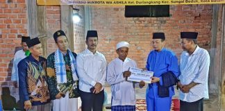 SAFARI RAMADAN: Dapat Permohonan dari Warga, HMR Langsung Tambah Bantuan Jadi Rp200 Juta Agar Masjid Bukrota Wa Ashila Gagah Berdiri Wali Kota Batam/Kepala Badan Pengusahaan (BP) Batam H Muhammad Rudi (HMR), mendapat sejumlah permohonan warga saat melakukan safari Ramadan di Masjid Bukrota Wa Ashila, Perumahan Pancur Biru Lestari 1, Duriangkang, Seibeduk, Batam, Jumat (23/3/2024) f,pemko Batam